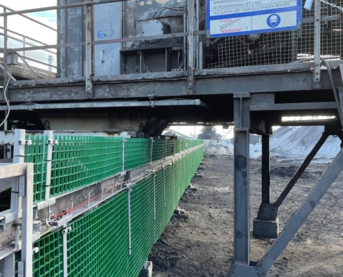 Replacement conveyor belt in IJmuiden1